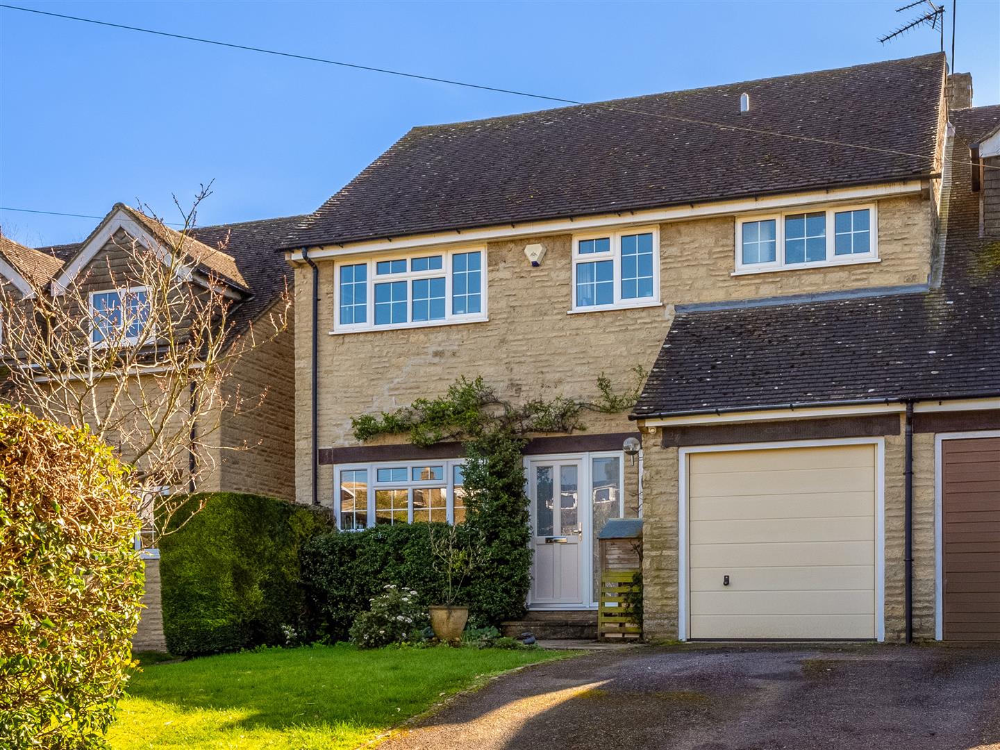 High Street, Finstock